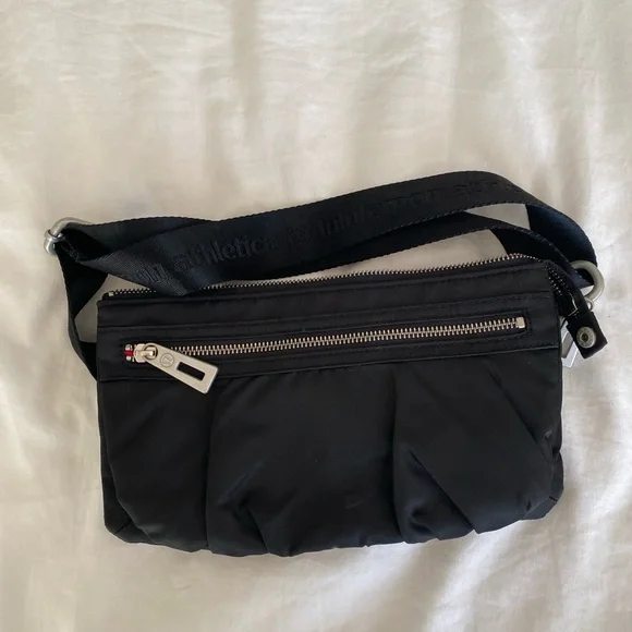 Lululemon Travel Crossbody Fanny Pack - Picture 1 of 11
